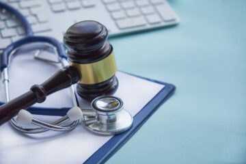 4 Reasons to Hire a Medical Malpractice Attorney the snyder law group